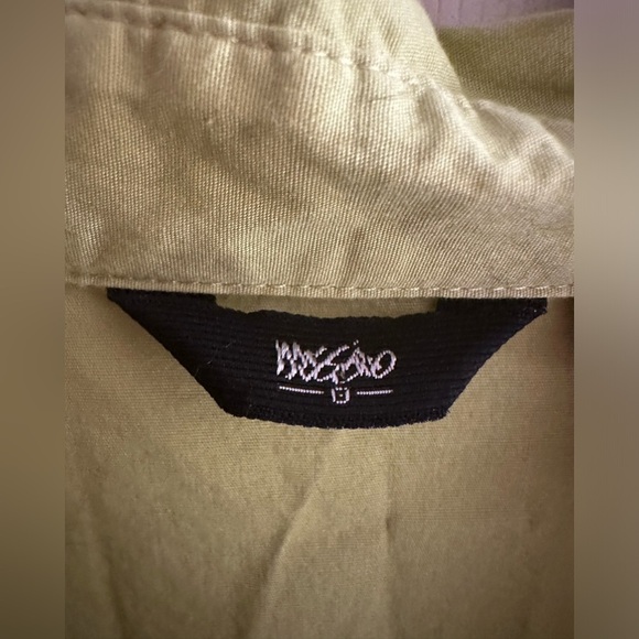 Lime Green Button-Up Shirt - Picture 3 of 7